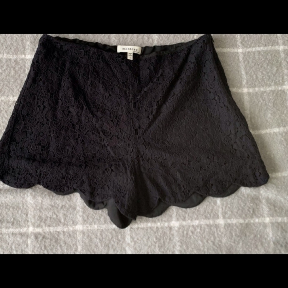 Monteau Black Lace Zip Shorts SIZE:L